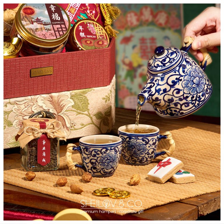 A Sheilov gift with a tea set